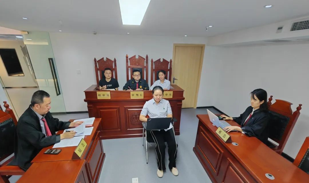 锋语微讯|重庆锋语律师事务所“模拟法庭”开庭了